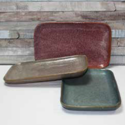 Plat "Kubikolor" - 14,5x24x2cm - en ceramique email reactif - 3 coloris panaches rose, bleu et taupe - A creation